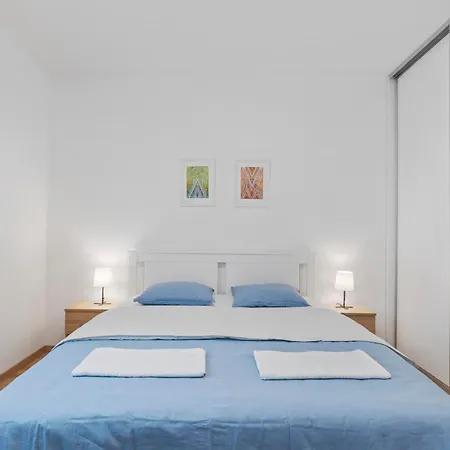 Pilot - With Parking Apartment