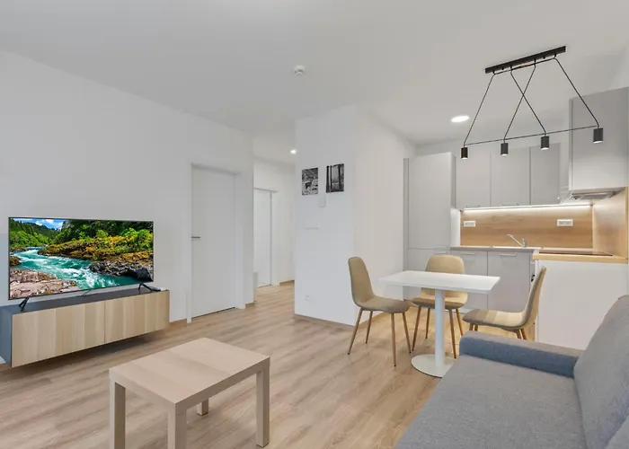 Pilot - With Parking *