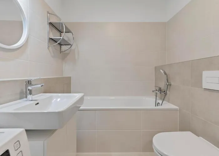 Pilot - With Parking *